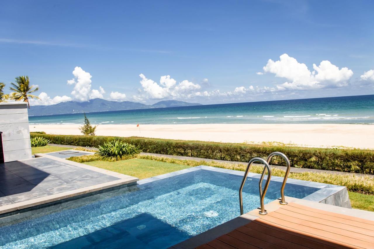 Deluxe Beach Villas By Danatrip Da Nang Exterior photo